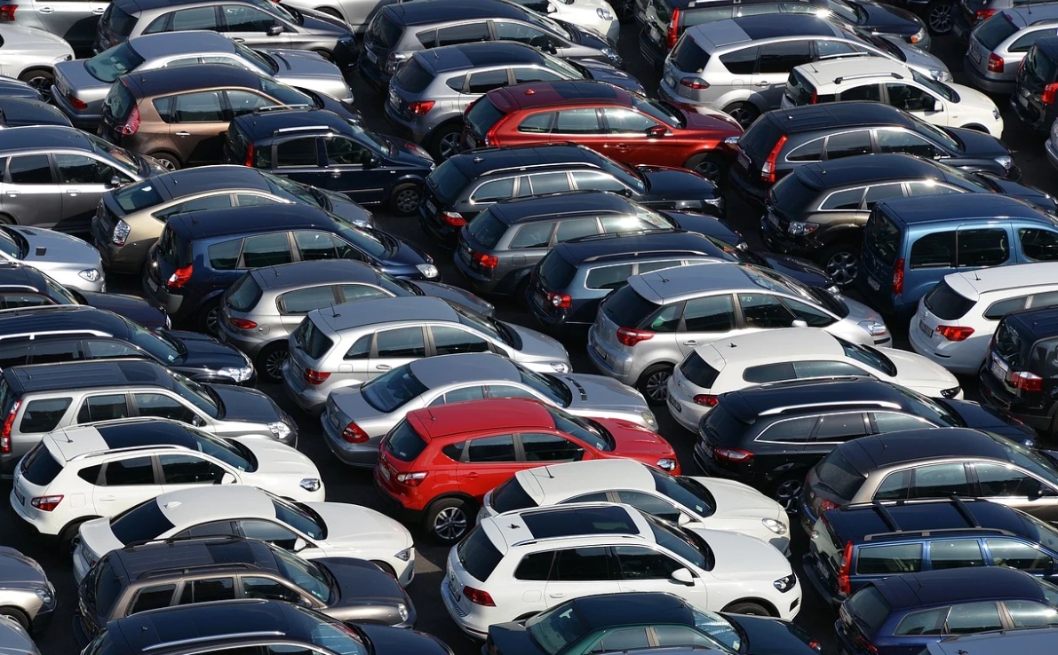 单日新增报废1.3万份 “以旧换新”助力8月新能源环比增长17%